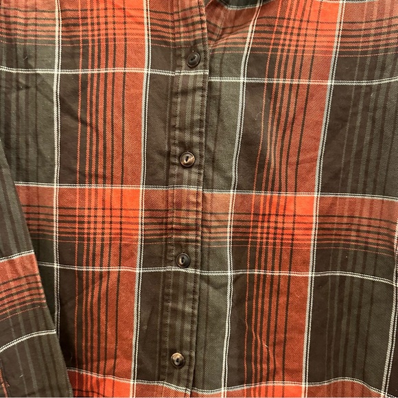 Like New Condition. Filson Button Down Flannel. Women’s Medium. - Picture 2 of 5